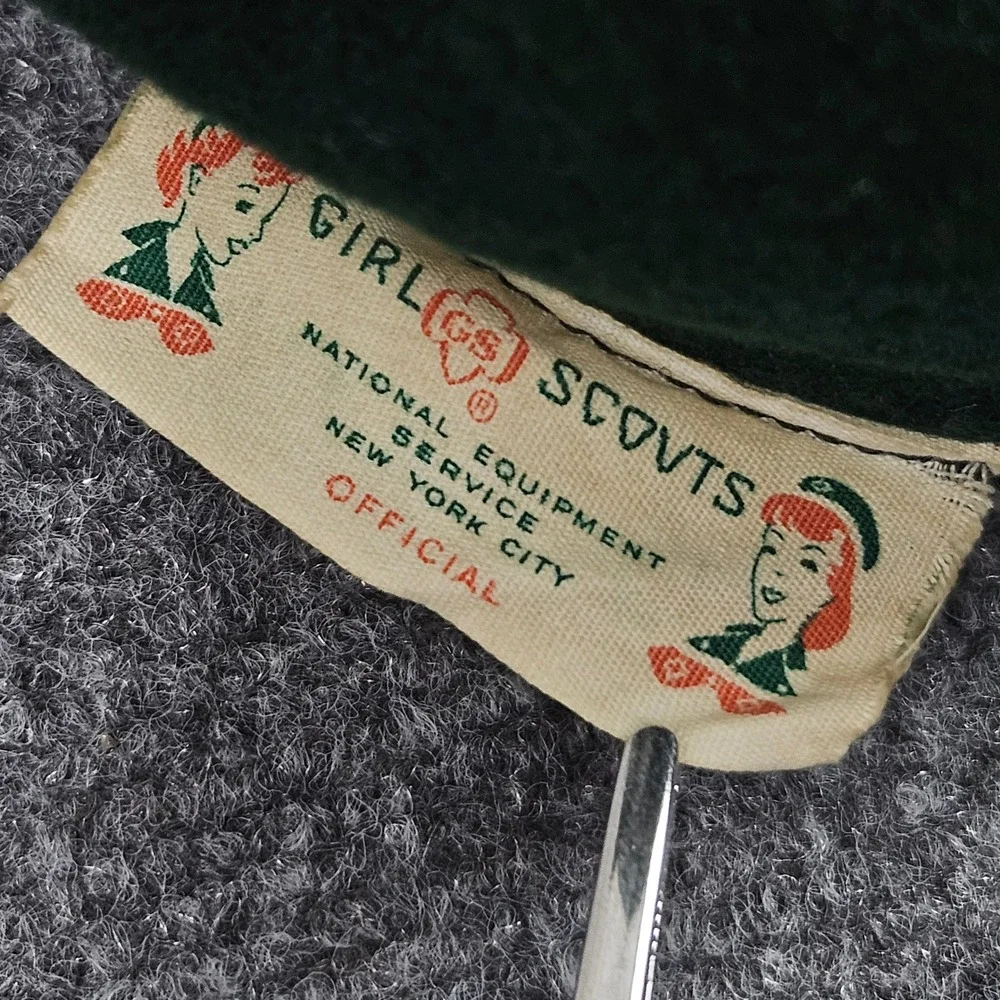 Vintage Girl Scouts Beret One Size Green Wool Logo Badge Classic 60s Retro GSUSA
